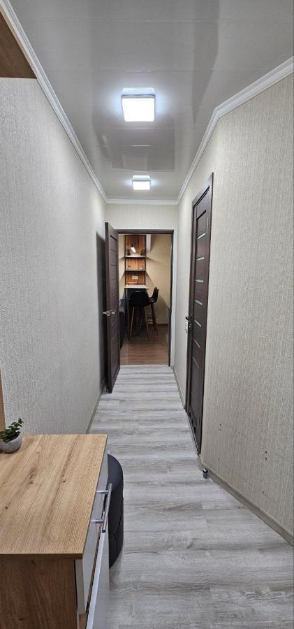 Апартаменти На Лесі Українки Центр 5Хв Старе Місто Парк Camenița Exterior foto